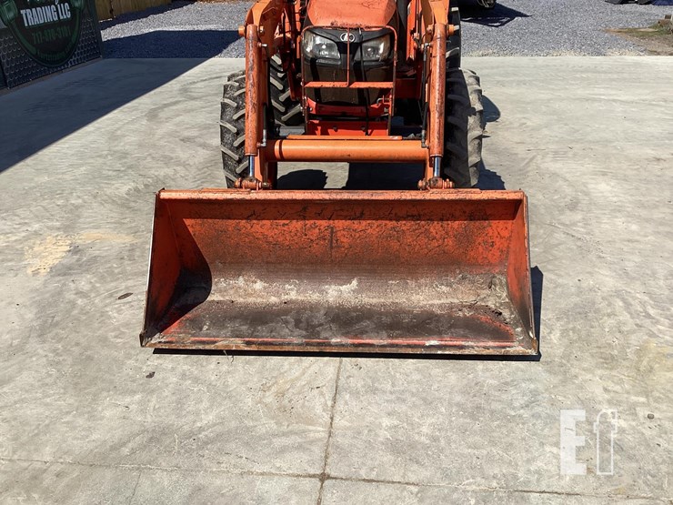 2016-kubota-m7060d-image-19