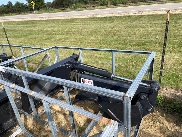 #2496-•-jct-heavy-duty-skid-steer-backhoe-arm-image-1
