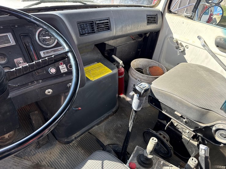 ford-l8000-image-25