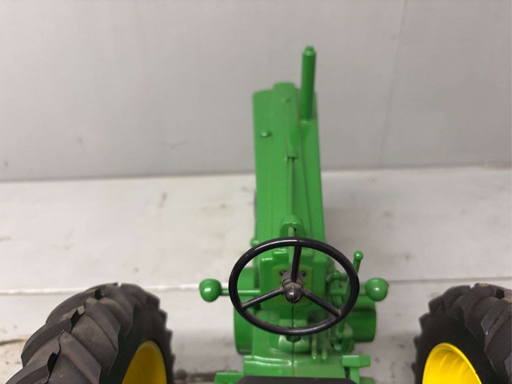john-deere-8-image-9