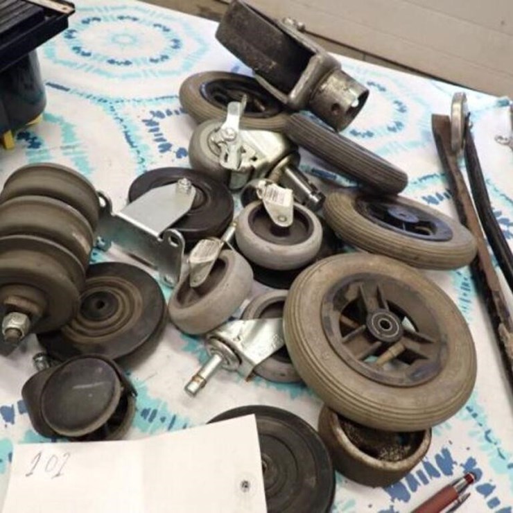 Qty Of Wheels & Casters