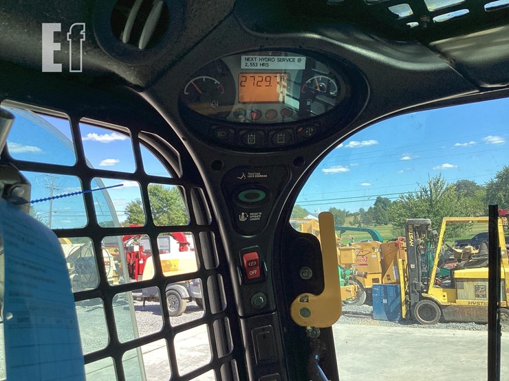 2011-bobcat-t770-image-29
