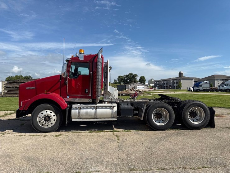 2013-kenworth-t800-image-8