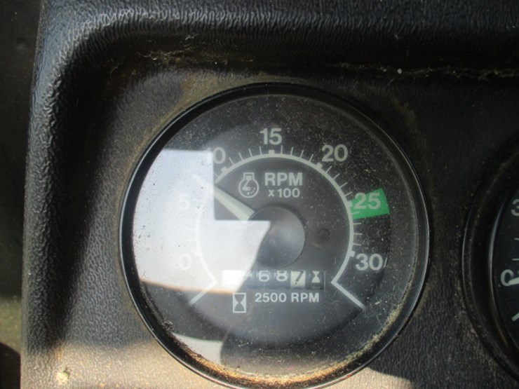 john-deere-4420-image-40