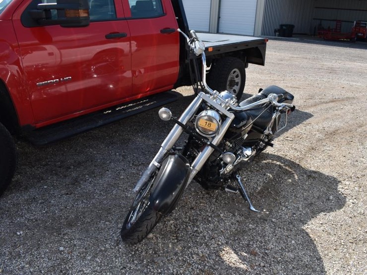 2011-yamaha-650-motor-bike-(vin-#-jyavm01e9ba137774)-(showing-appx-6,149-mi-image-1
