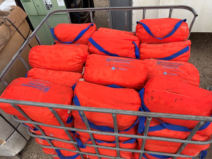 #3513-•-pallet-of-water-activated-flood-control-bags-image-2