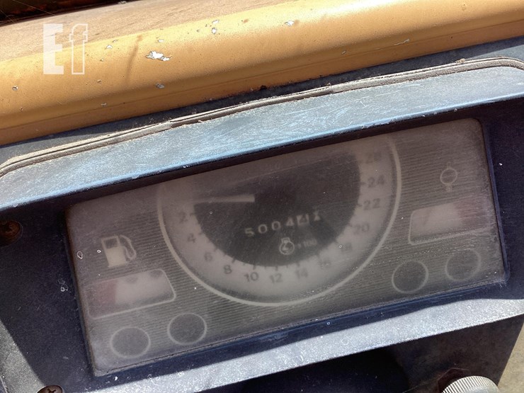 1983-ford-555-image-27