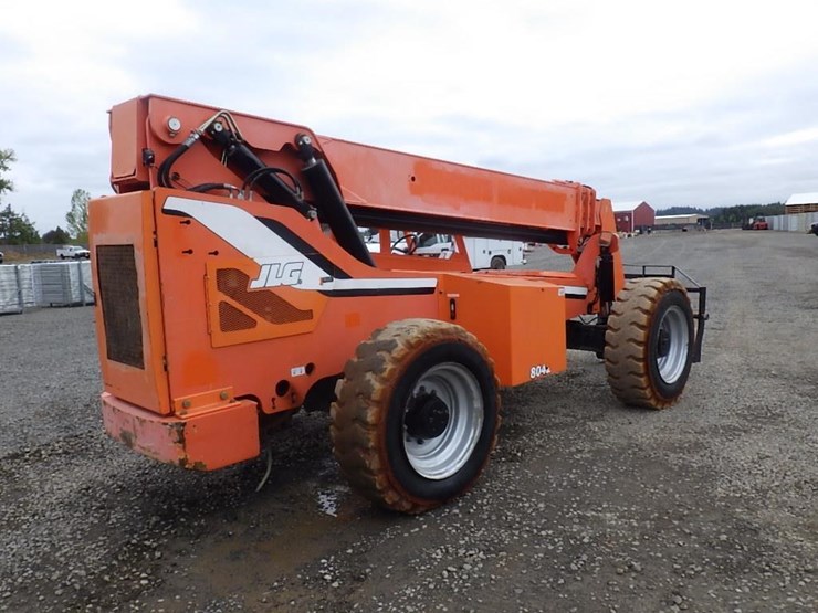 2014-jlg-8042-image-4