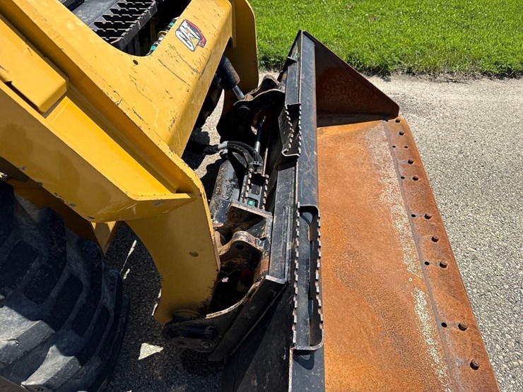 2022-caterpillar-236d3-image-9