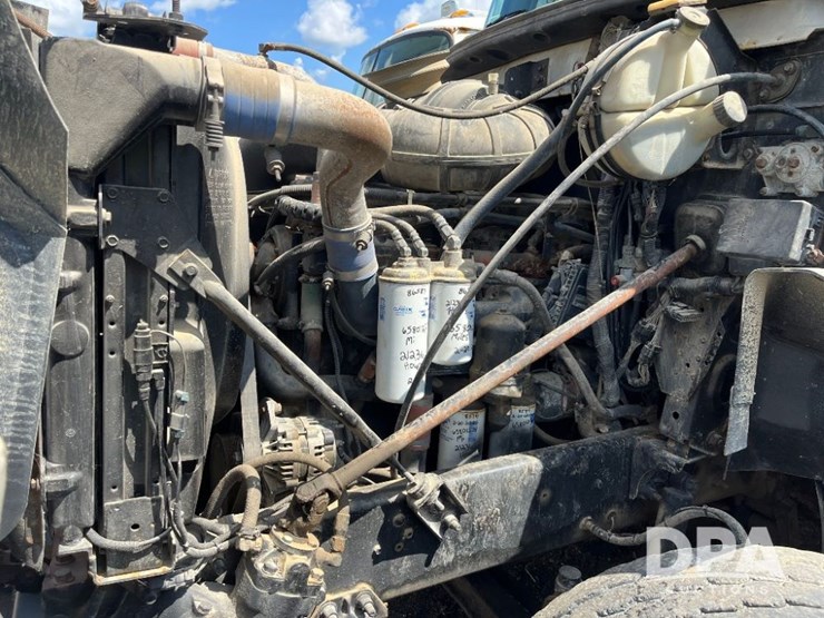 2002-mack-ch613-image-60