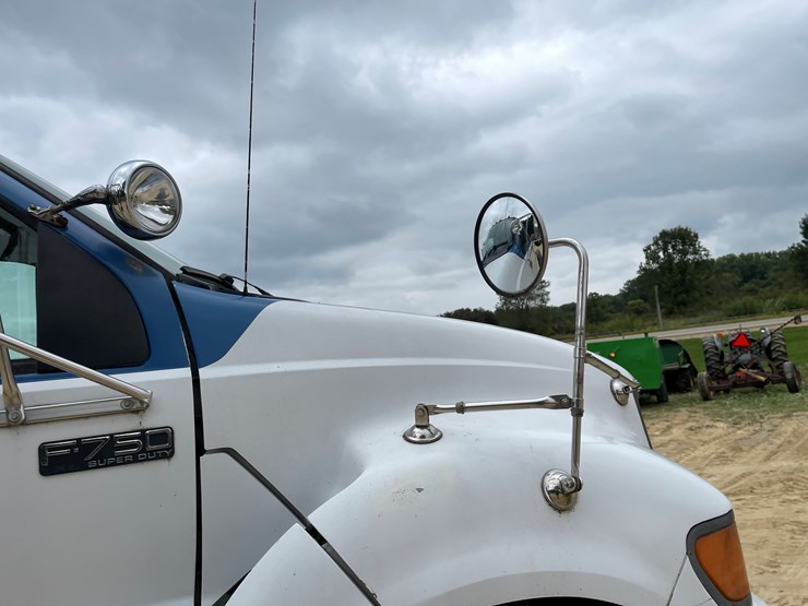 2001-ford-f750-image-17
