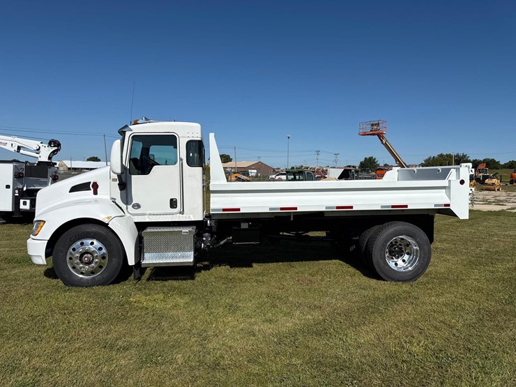 2021-kenworth-t370-image-2