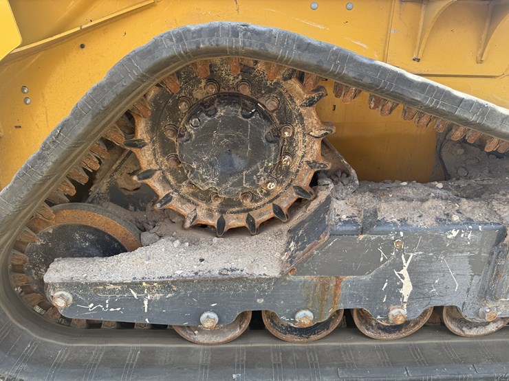 2024-deere-317g-image-5