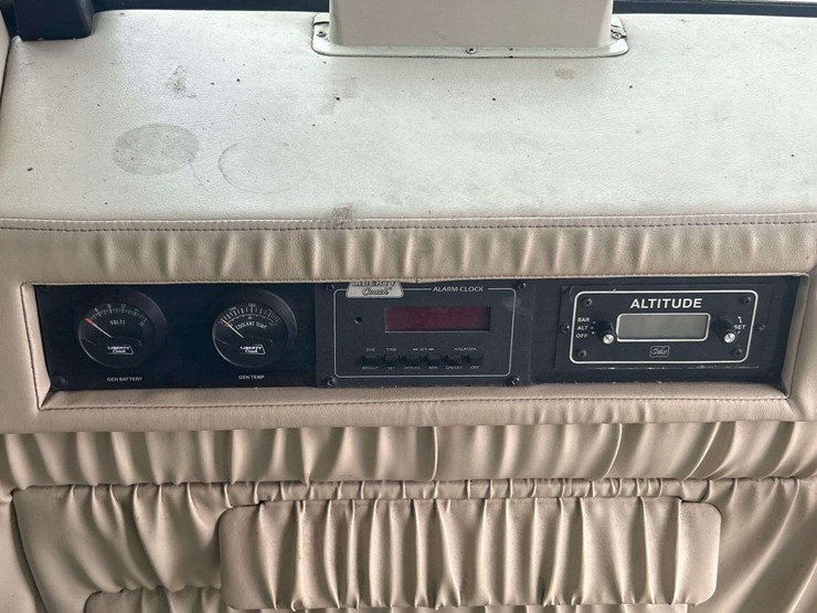1994-prevost-liberty-coach-40ft-class-a-motorhome-image-18
