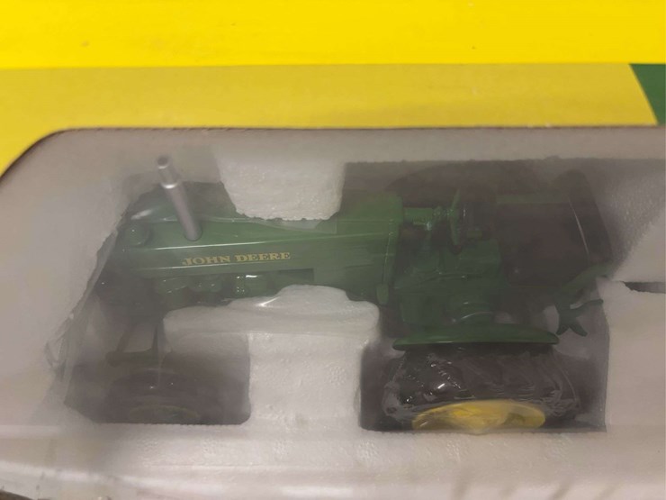 john-deere-16-image-3