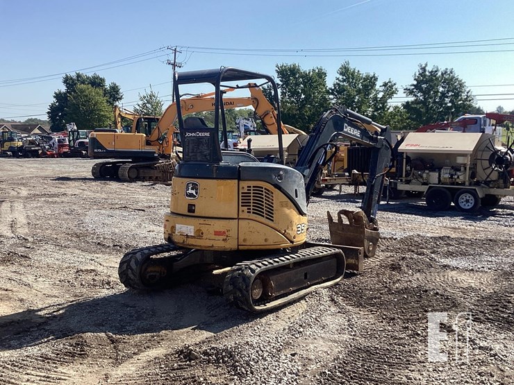 2013-deere-35d-image-4