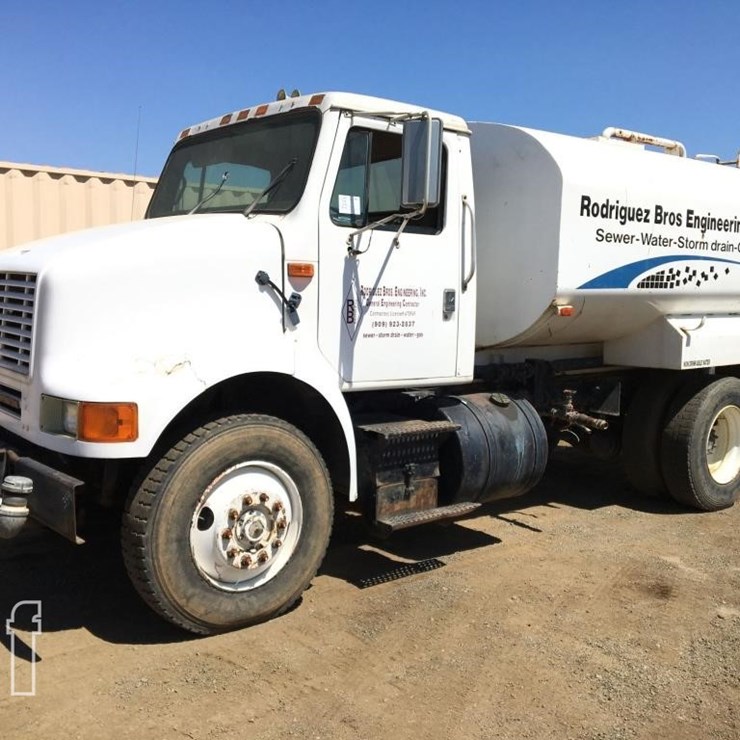 1990 INTERNATIONAL 8100