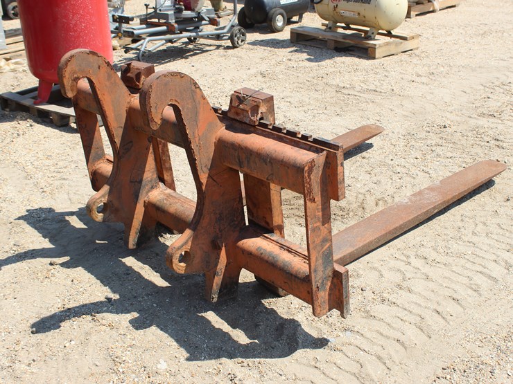 #3539-•-fork-frame-with-forks-image-3
