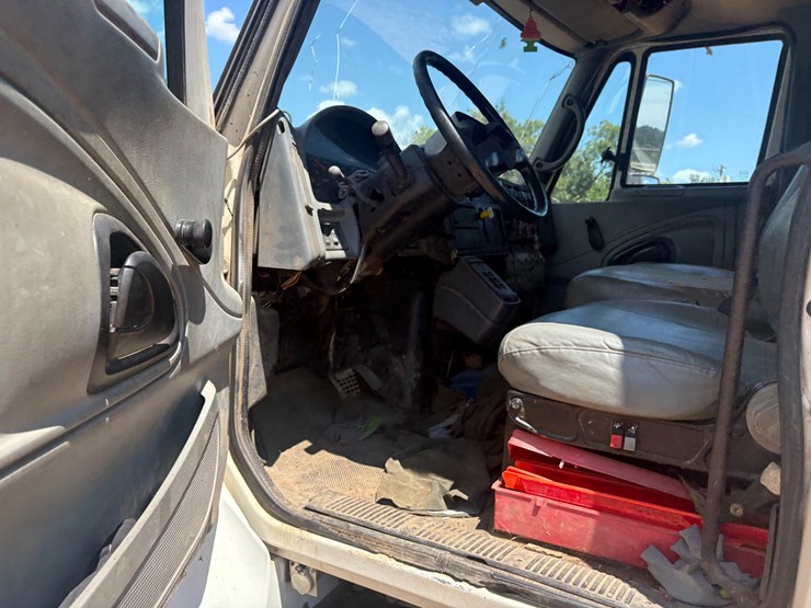 2003-international-durastar-4300-image-55