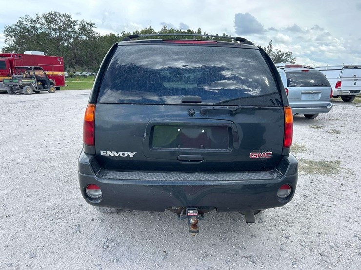 2004-gmc-envoy-image-18