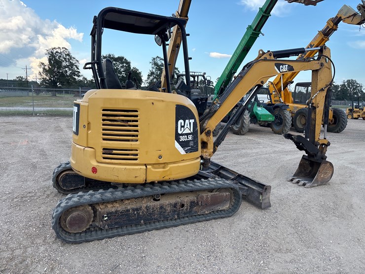 2016-caterpillar-303-image-4