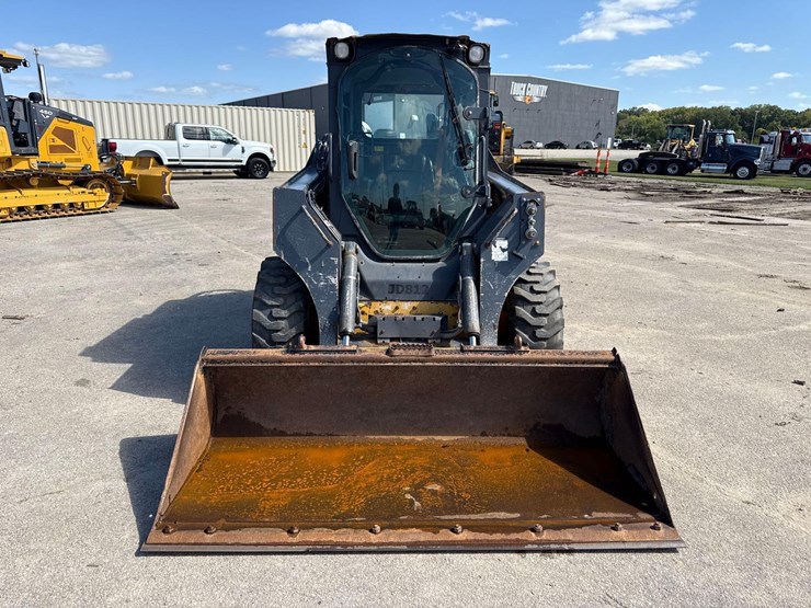2020-deere-324g-image-7