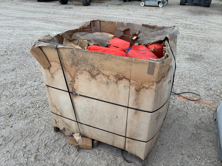 #3522-•-pallet-of-water-activated-flood-control-bags-image-1