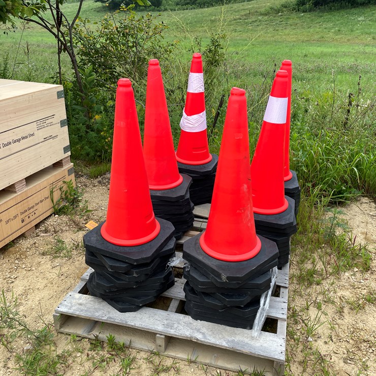 #2451 • KJ New (60) Traffic Cones
