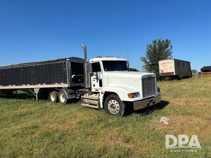 1997-freightliner-fld120-image-4