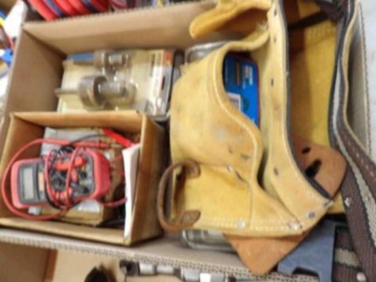 tool-belt,-craftsman-multimeter,-more-image-1