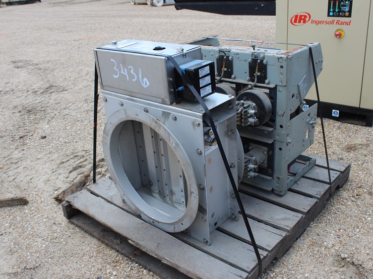 #3488-•-3200-amp-air-breaker-and-air-intake-image-1