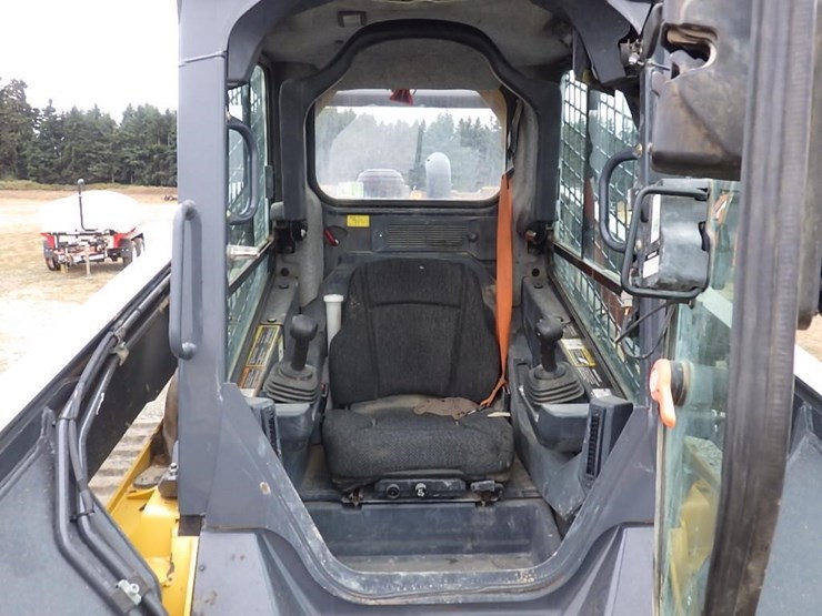2020-deere-333g-image-19