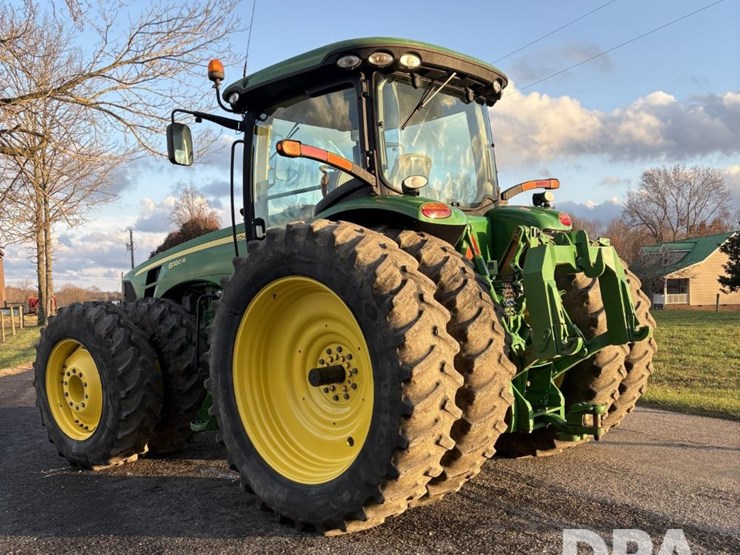 2010-john-deere-8320r-image-2