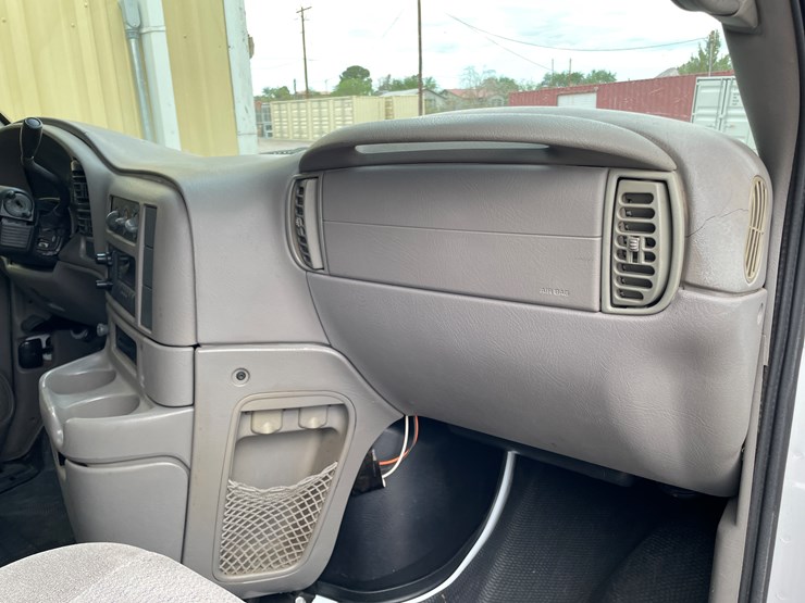 2004-chevrolet-astro-image-27