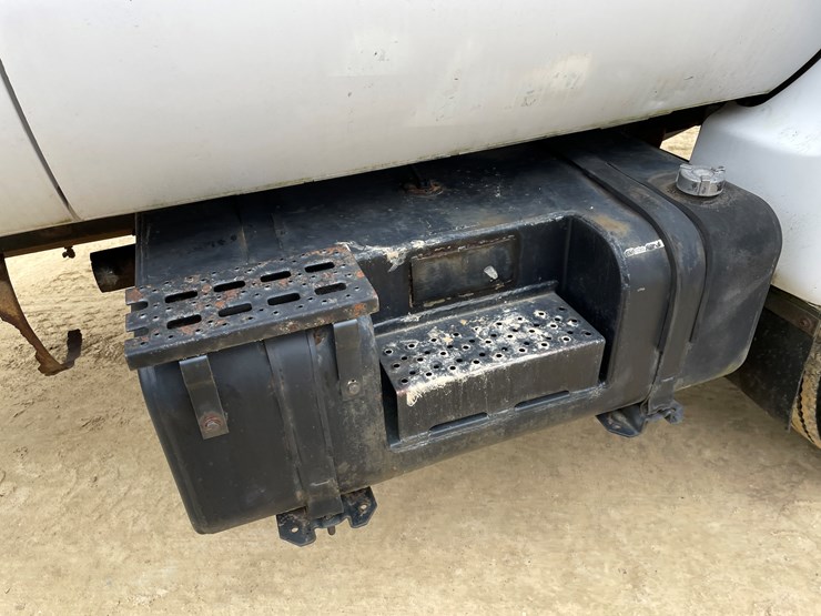 2001-ford-f750-image-54