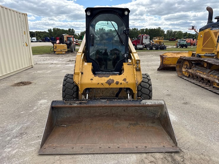 2020-caterpillar-246d3-image-8
