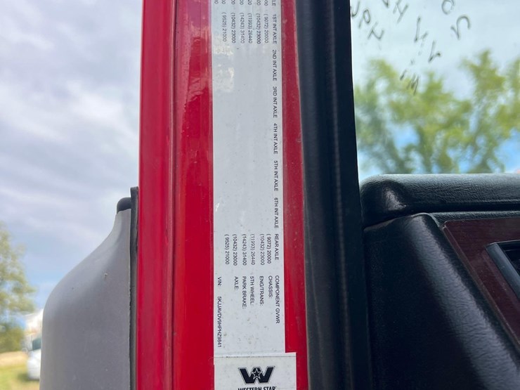 2017-western-star-4700sf-image-21