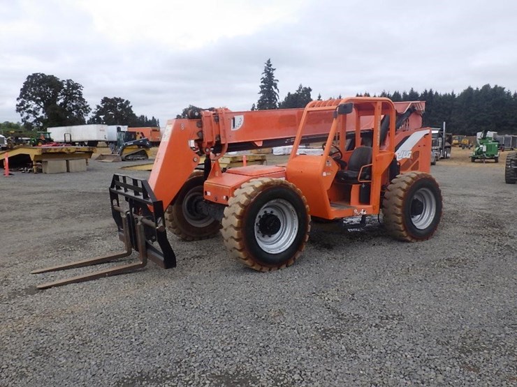 2014-jlg-8042-image-1