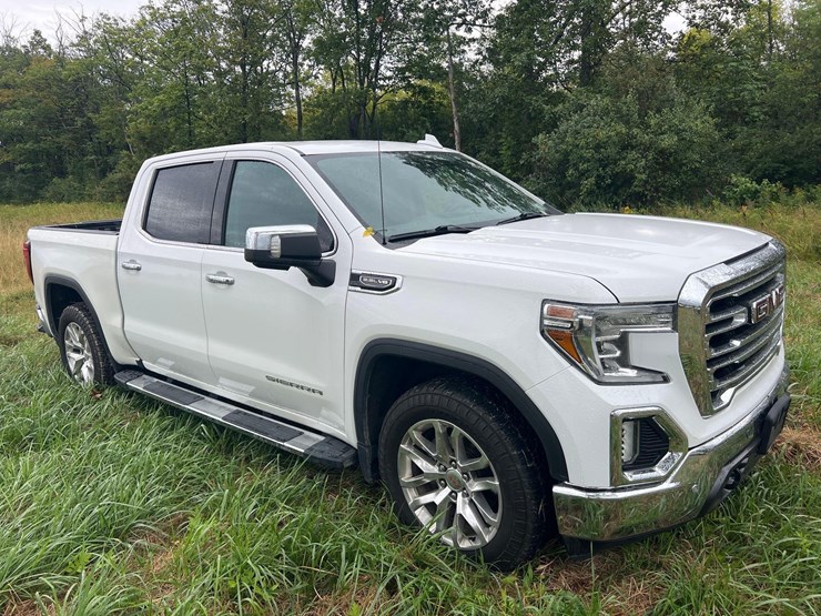 2020-gmc-sierra-1500-slt-image-3