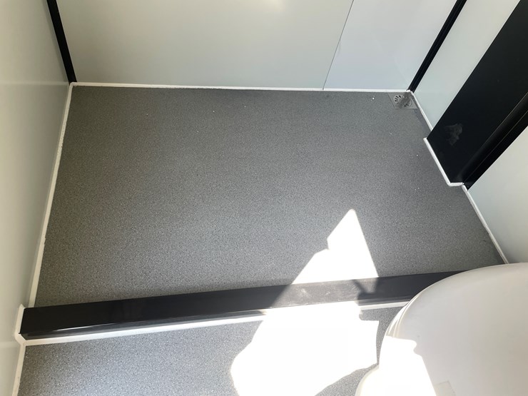 #2429-•-kj-new-portable-restroom-image-28
