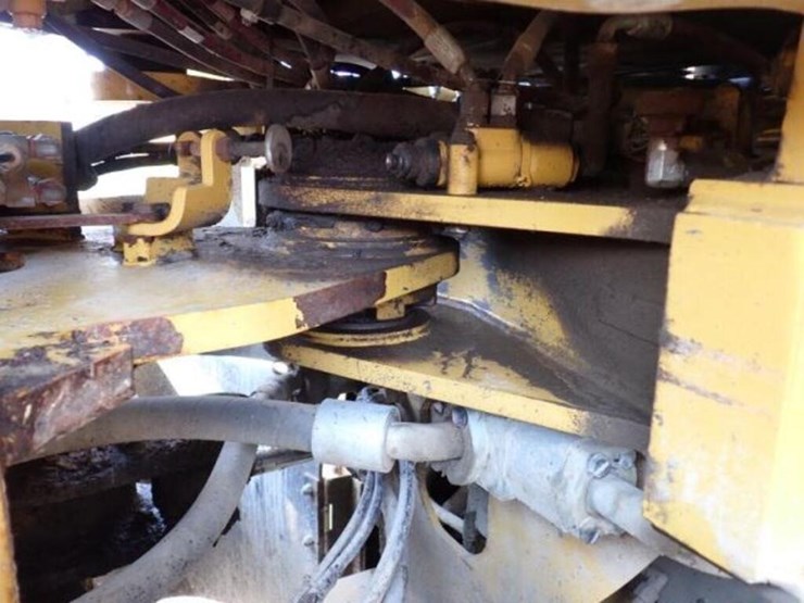 2014-caterpillar-950k-image-48