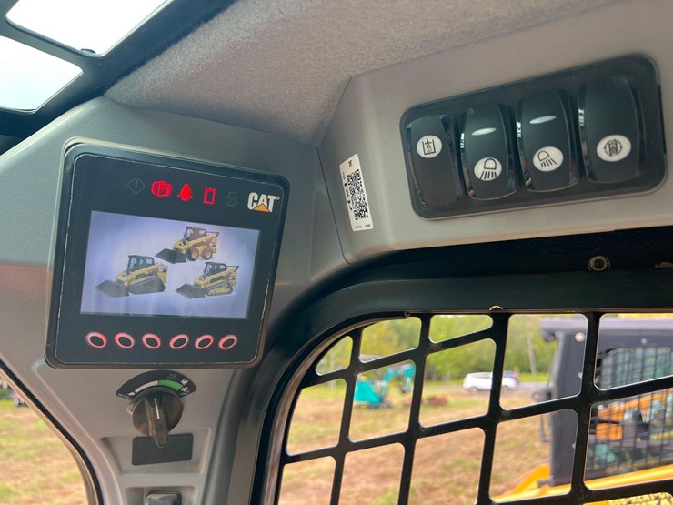 2017-caterpillar-262d-image-19