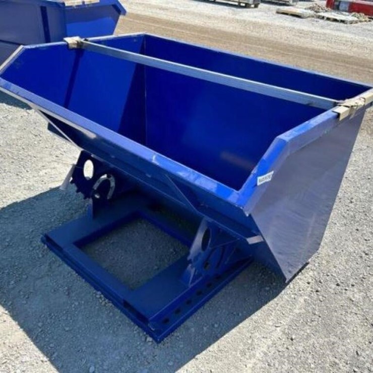 UNUSED Great Bear Self Dumping 1.5 CY Hopper