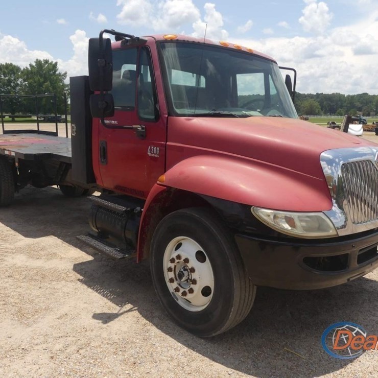 2006 INTERNATIONAL DURASTAR 4300