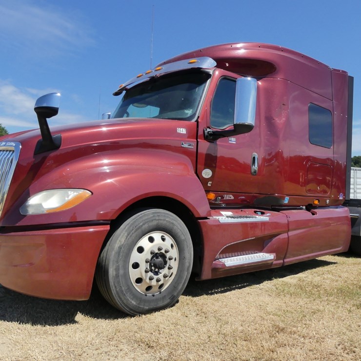 2019 INTERNATIONAL LT