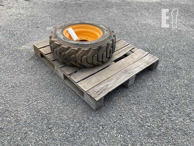 (1)-new-holland-10x16.5-wheel-&-tire-image-2