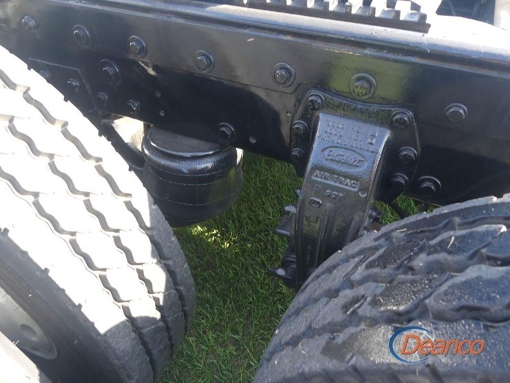 1997-peterbilt-378-image-5