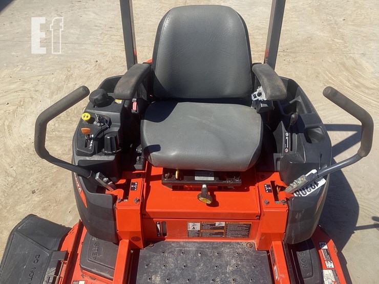 2019-kubota-z121s-image-17