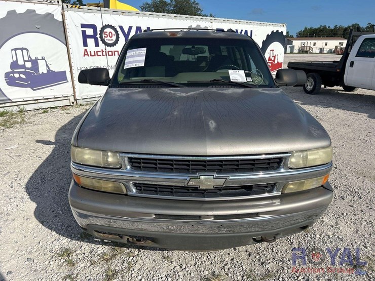2001-chevrolet-suburban-image-23