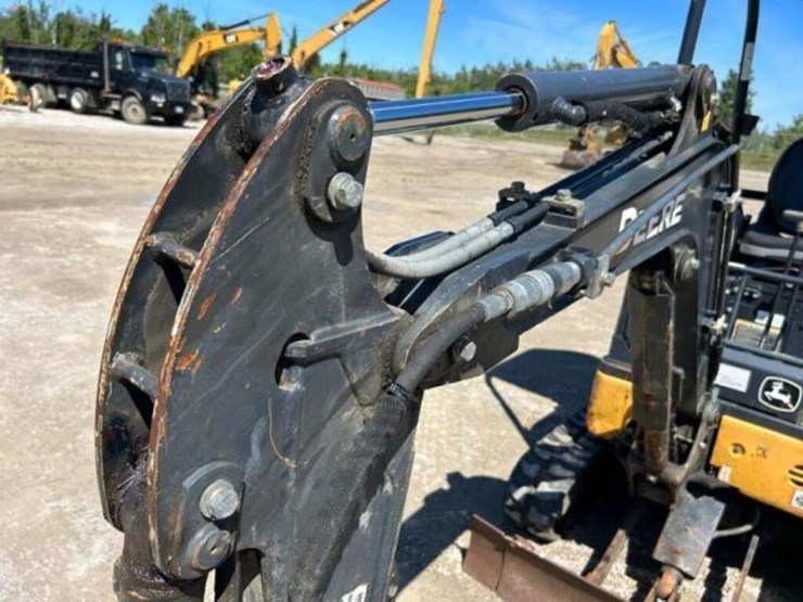 2015-deere-17g-image-49